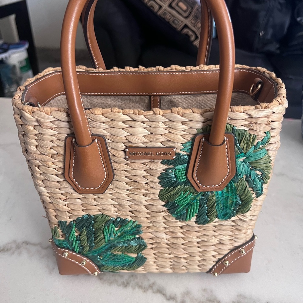 Michael Kors Malibu crossbody - Picture 2 of 4